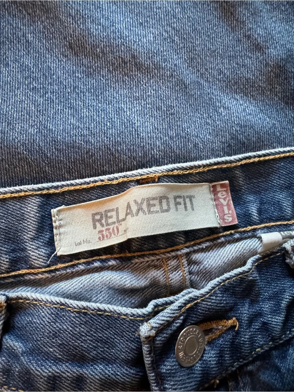 Levi's Men's Light Blue Relaxed Fit Levi’s 550  Jeans
